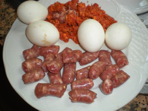 Longanizas blancas y rojas murcianas