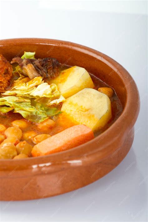 Blanco murciano en un plato tradicional