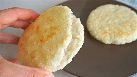 Comparación de arepas de arroz con y sin huevo