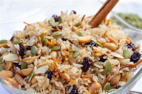 Arroz con fideos tostados y frutos secos
