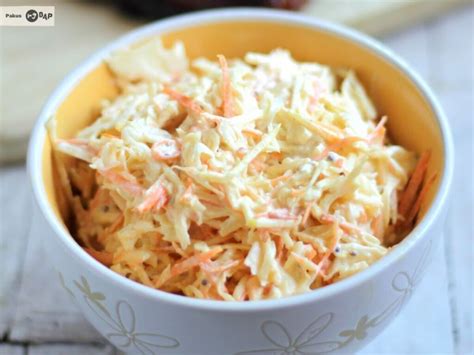Ensalada Coleslaw con acompañamientos