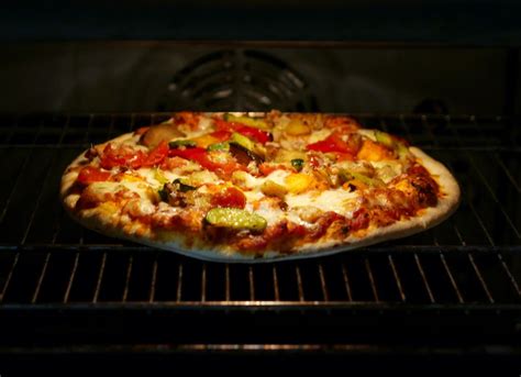 Pizza casera en el horno