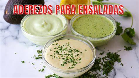 Variedad de aderezos caseros para sándwiches
