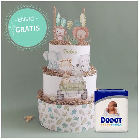 Base de cartón forrada con papel de regalo para tarta de pañales