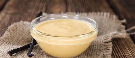 Ingredientes básicos para una crema de vainilla casera