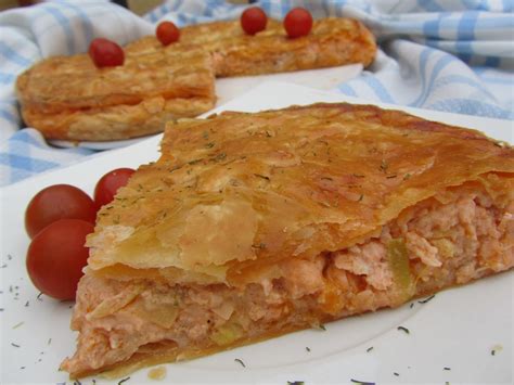 Empanada de salmón y gambas antes de hornear