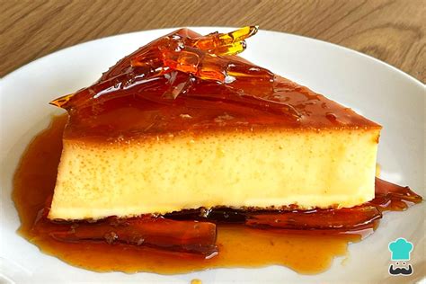 Leche asada con su característica capa dorada y textura cremosa