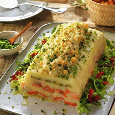 Pastel de patata con diferentes tipos de verduras