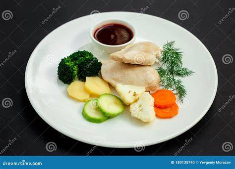Pechuga de pavo hervida con verduras
