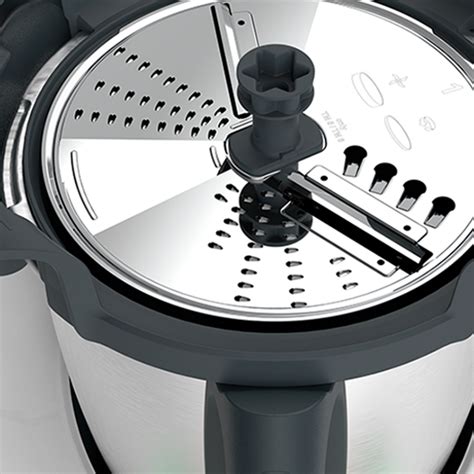 Cortador de Thermomix en acción, cortando verduras