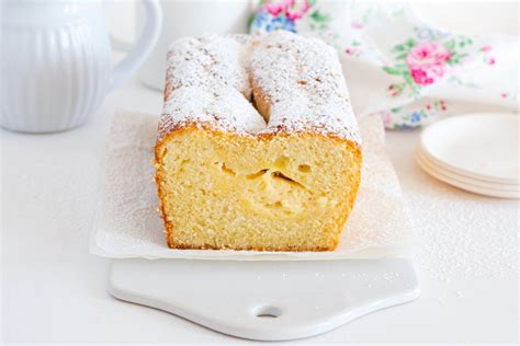 Bizcocho de crema pastelera en porciones