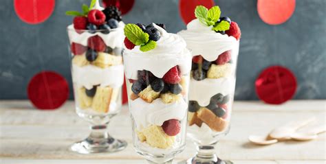 Trifle de frutos rojos en capas