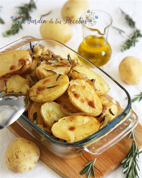 Patatas y cebolla cortadas para asar