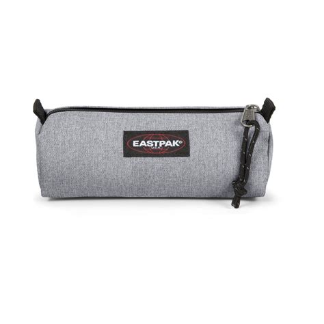 Textura y material del estuche Eastpak de nylon