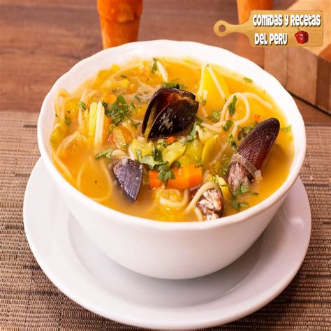 Ingredientes frescos para sopa de choros