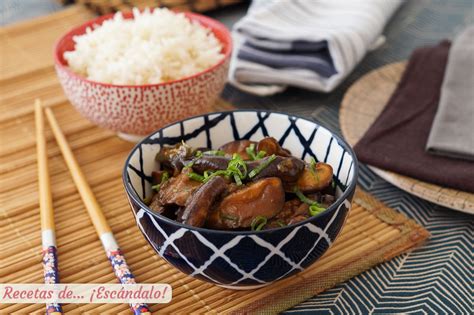 Setas salteadas con salsa de soja caramelizada