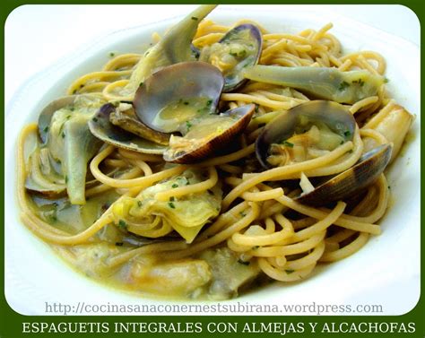 Espaguetis con almejas y alcachofas