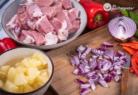 Infografía con los ingredientes principales del adobo de cerdo