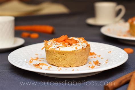 Pan de zanahoria cocido en microondas