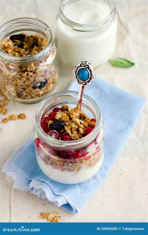 Muesli almacenado en un tarro de cristal hermético