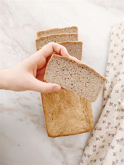 Rebanadas de pan de trigo sarraceno listas para congelar