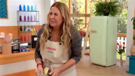Cristina Tárrega con las manos vendadas en Bake Off