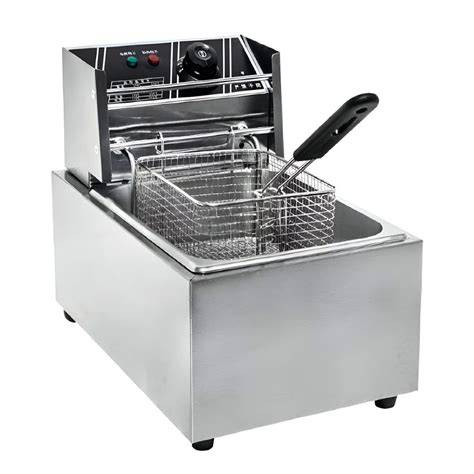 Freidora industrial en una cocina profesional