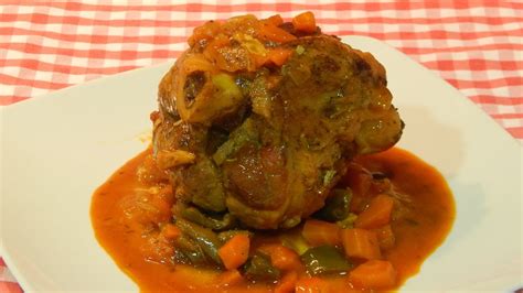 Codillo con salsa de miel y mostaza