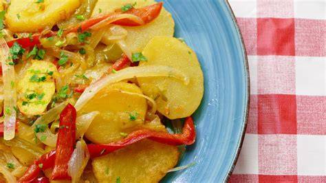 Patatas a lo pobre con cebolla y pimientos