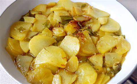 Ingredientes básicos para patatas a lo pobre