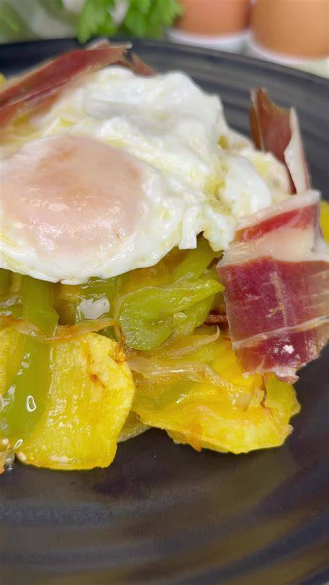 Patatas a lo pobre recién hechas y escurridas