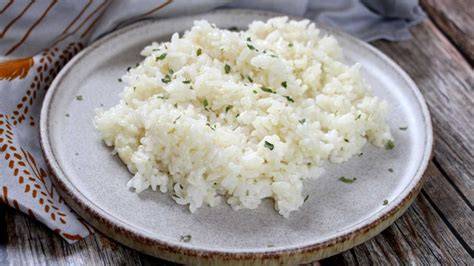 Olla GM con arroz blanco