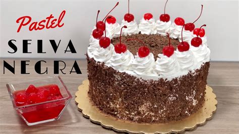 Tarta Selva Negra con fresas