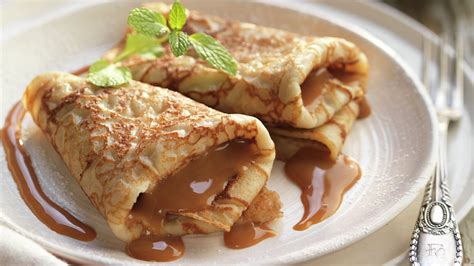 Panqueques con diferentes rellenos dulces y salados