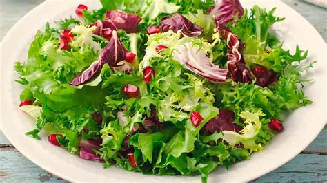 Ingredientes principales de la ensalada de escarola