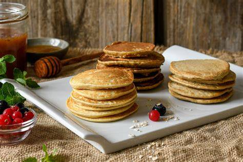 Panqueques de avena con frutas y miel