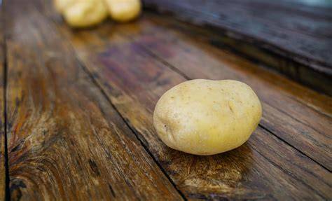 Alcaloides tóxicos en patatas crudas