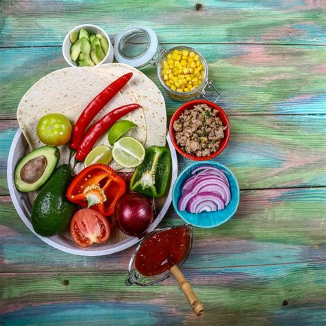 Variedad de ingredientes para tacos