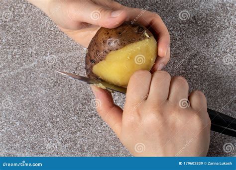 Proceso de pelado de patatas en Thermomix