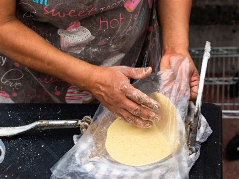Variedad de alimentos que se pueden preparar con una prensa de tortillas