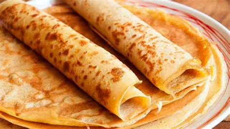 Variedad de panqueques con diferentes toppings