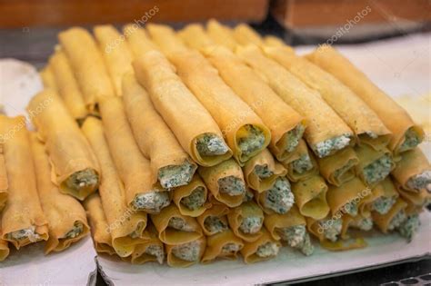 Panqueques recién hechos listos para rellenar
