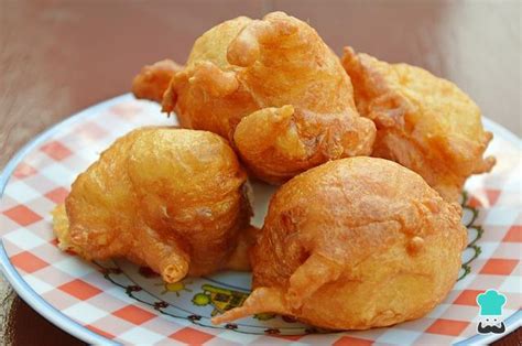 Buñuelos de pasta fritos y dorados