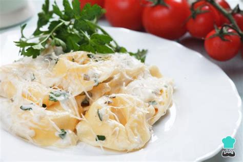 Preparación de la salsa para pasta rellena