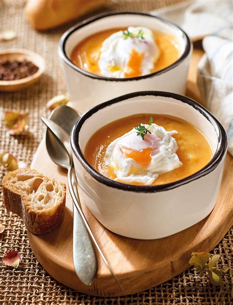 Sopa de calabaza con huevo escalfado