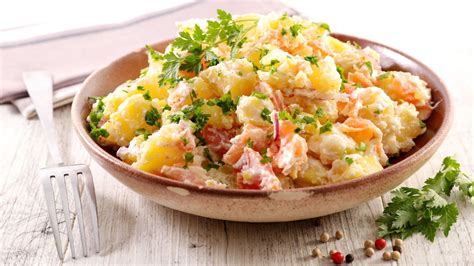 Ensalada de patata y salmón ahumado