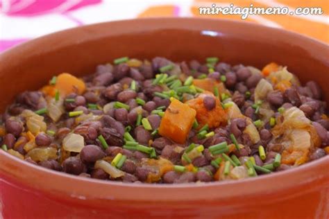 Plato de azukis estofadas con calabaza