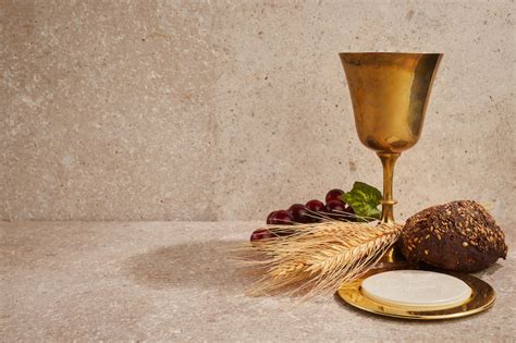 Representación artística del pan y el vino en el altar