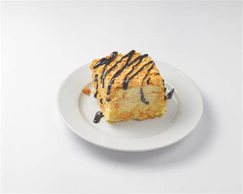 Postre Napoleón servido en un plato