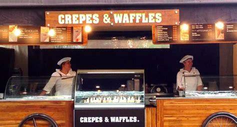 primer local de Crepes & Waffles en un garaje